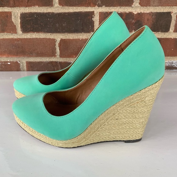 Michael Antonio Shoes - ⬇️$25 Michael Antonio green espadrille wedge